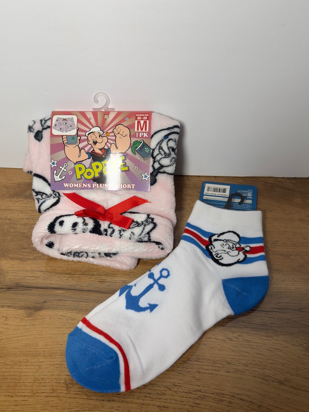 NWT Popeye Women's Plush Short Pajama Set & Ankle Socks - Pink & White Size M